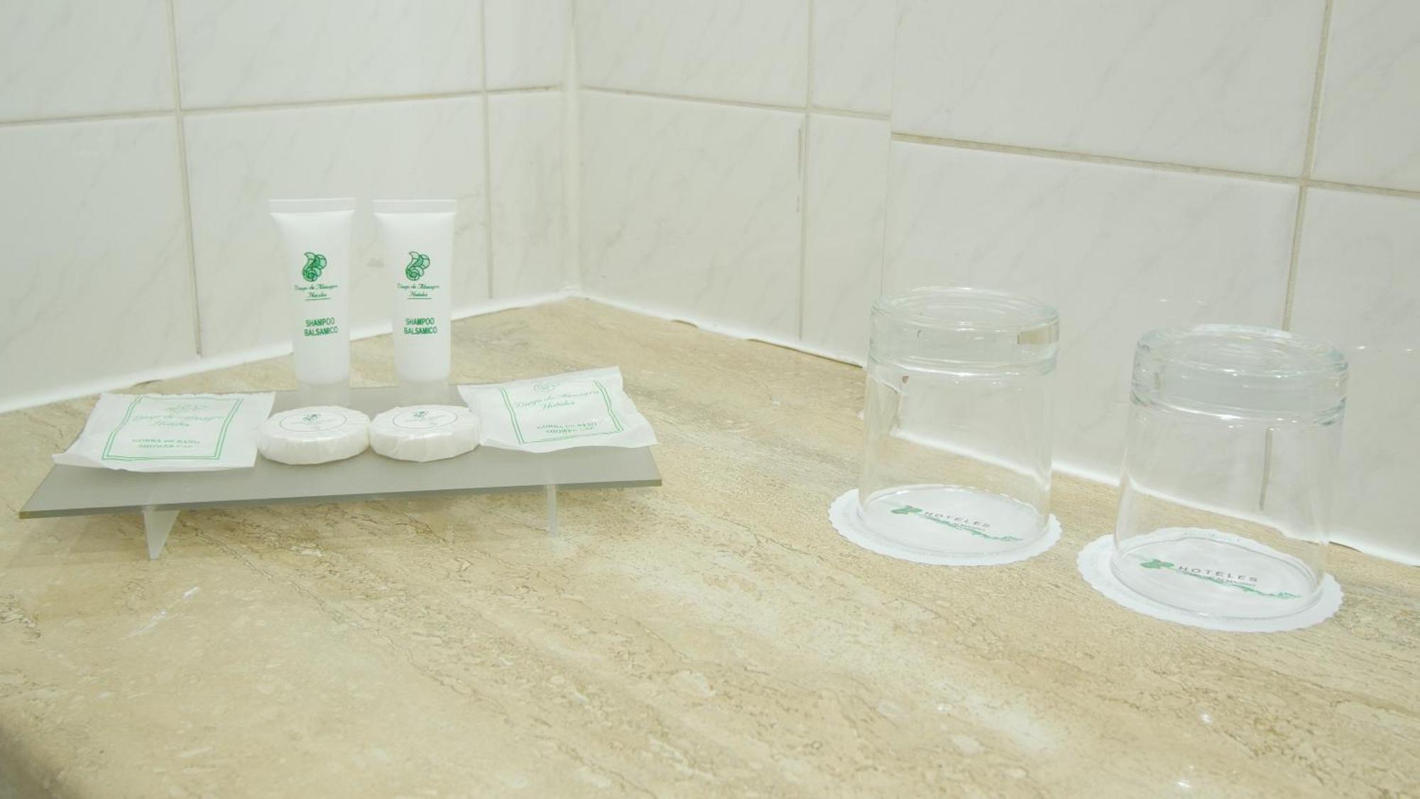 Quarto com 2 Camas de Solteiro