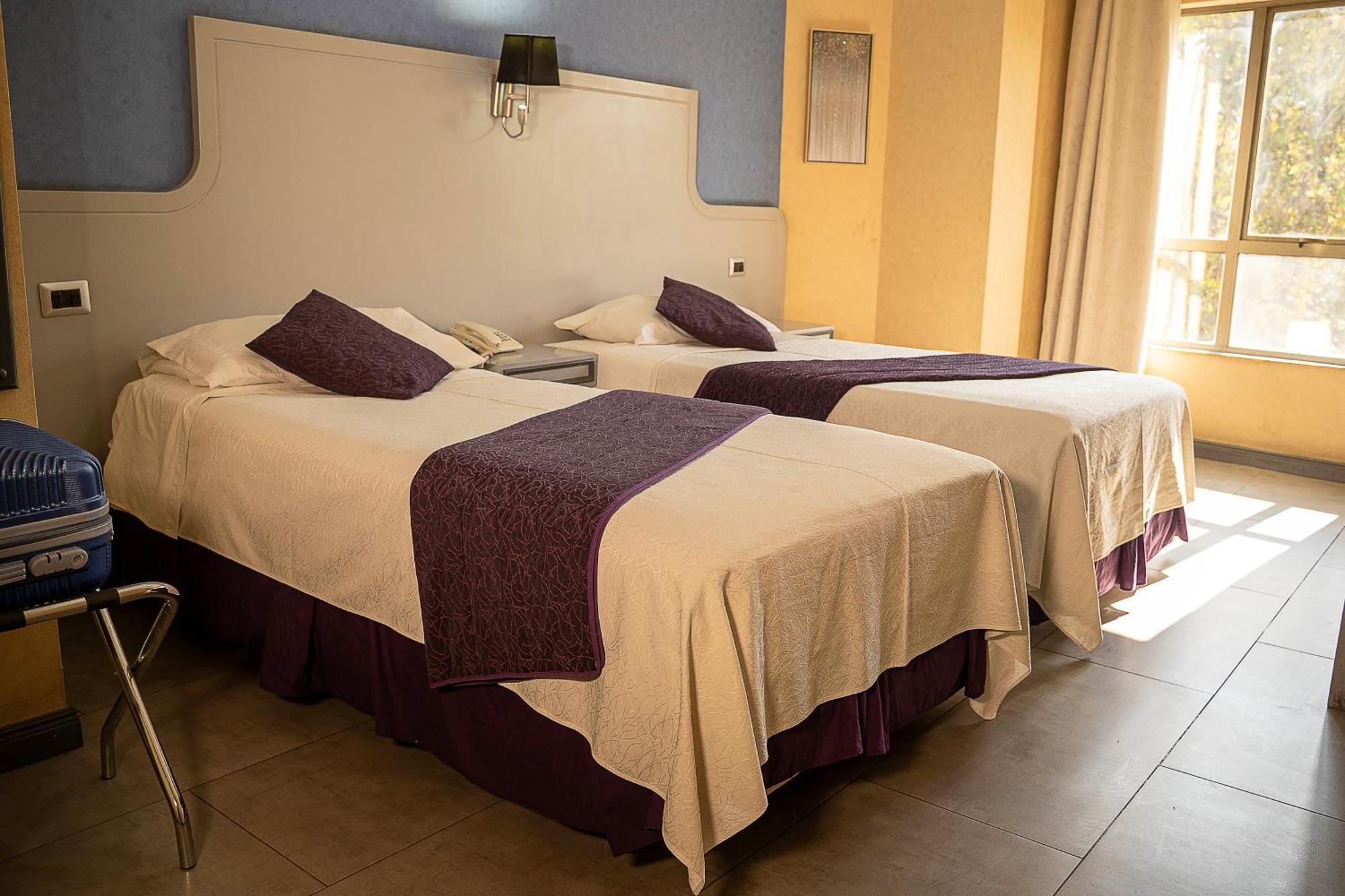 Twin Room,1590373062:JPEG