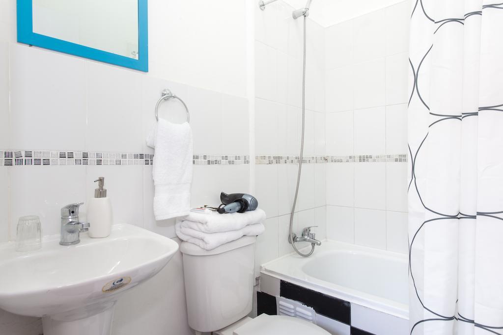 Dreibettzimmer mit eigenem Bad