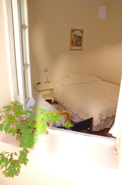 Quarto Triplo com Banheiro Privativo
