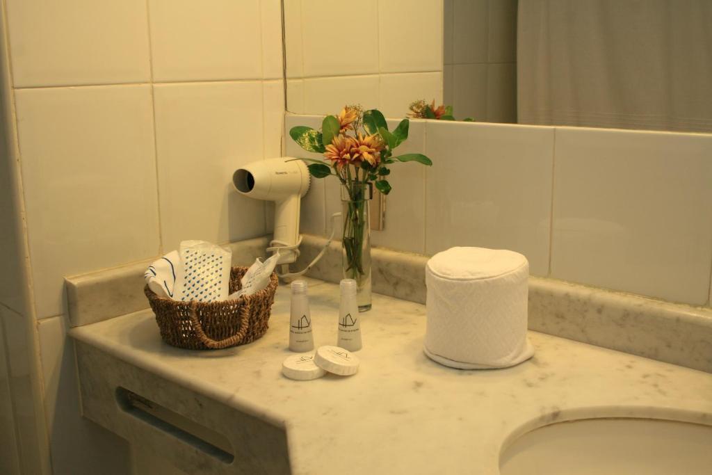 Quarto com 2 Camas de Solteiro