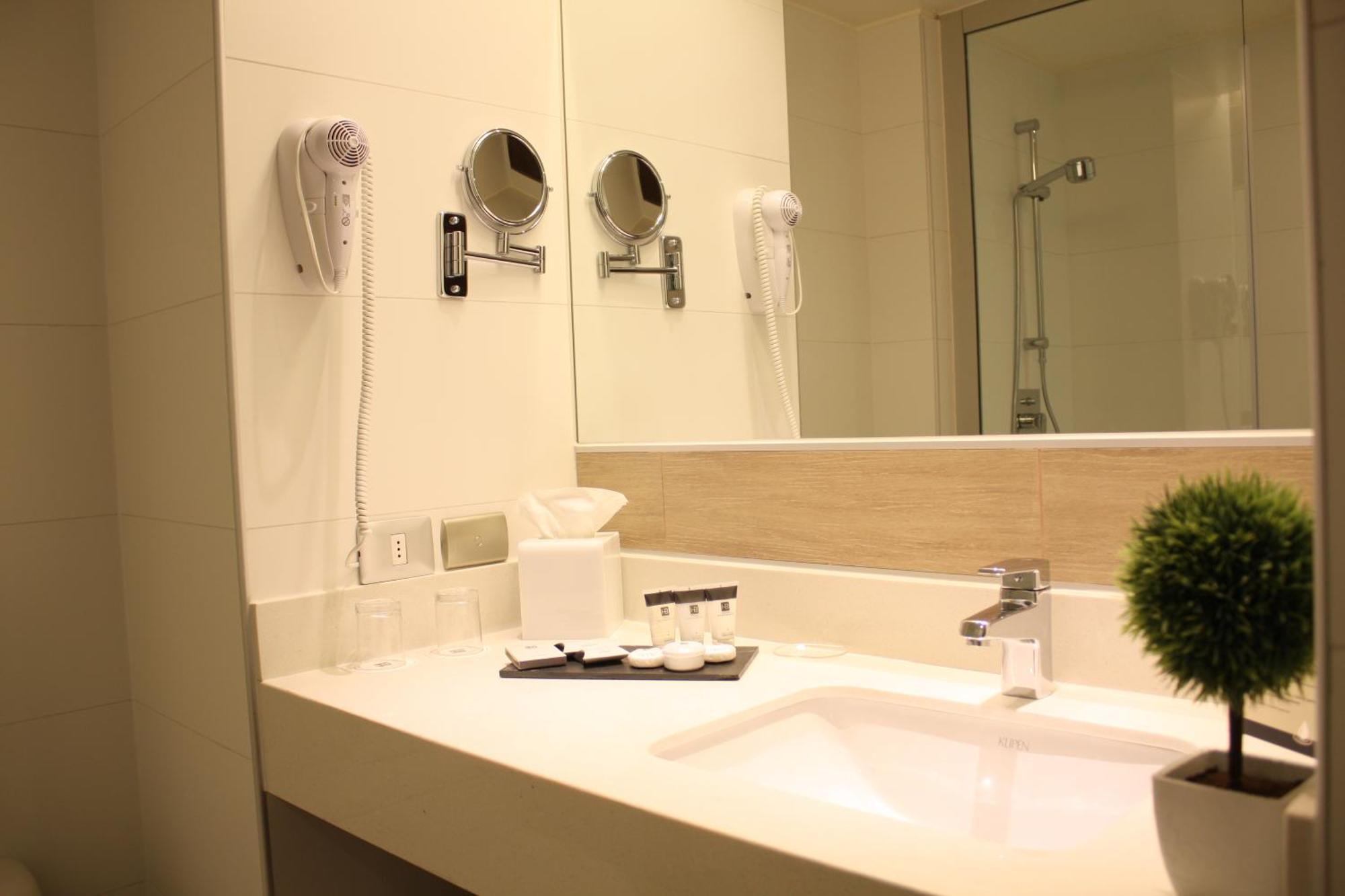 King Room - Accessible/Non-Smoking