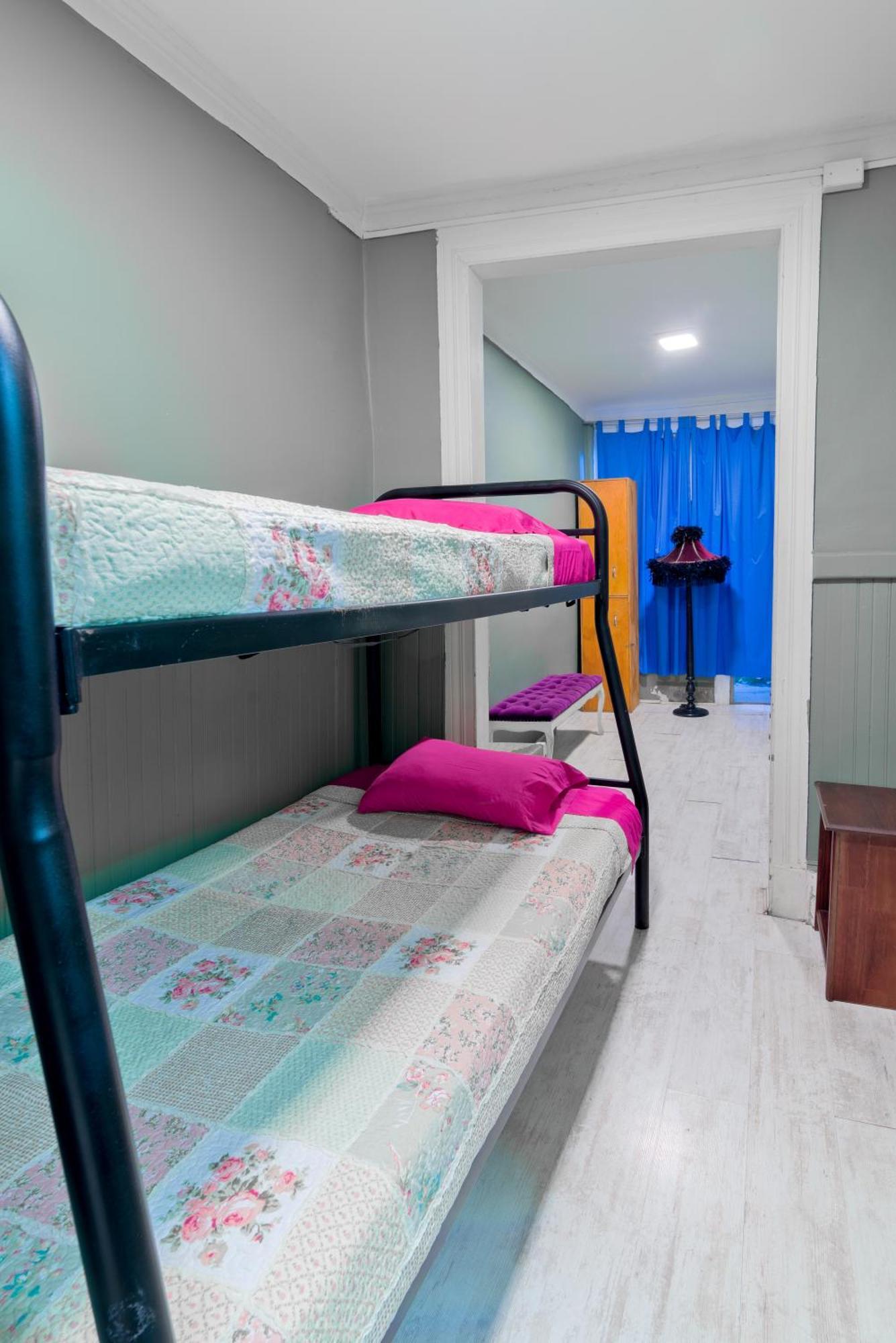 Posto Letto in Dormitorio con 6 Letti