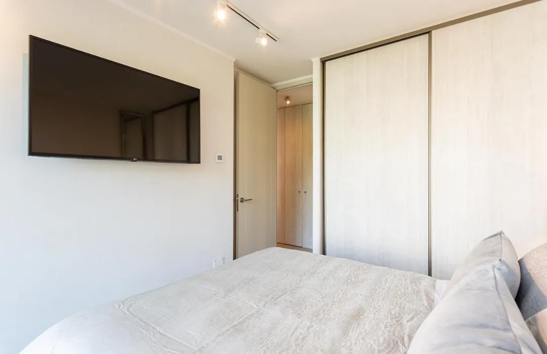 Luxury Retreat W/ 2Br, Wifi, Pool, Gym-1