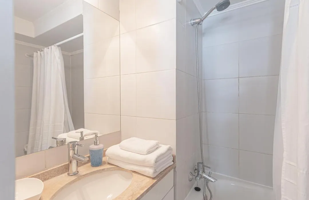 Bergen Dream 1Br W/ Wifi, Parking & Balcony-1