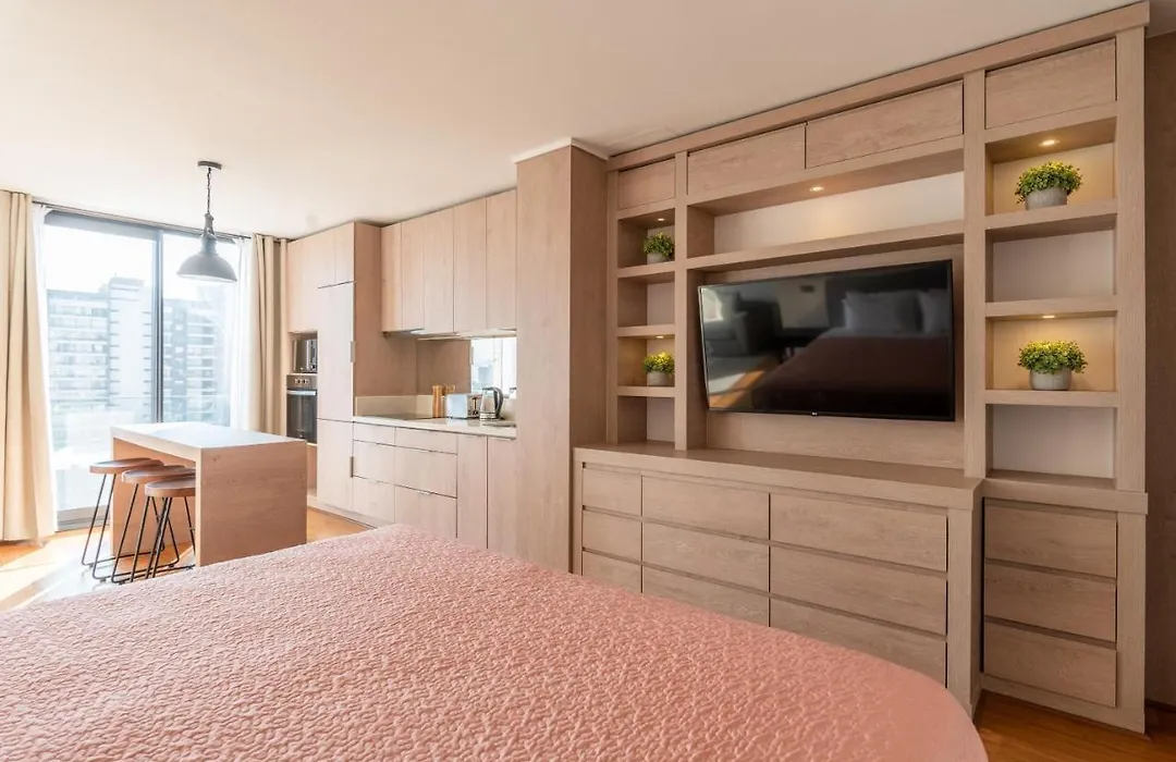 Light Gray Studio W/Parking & Wifi-1