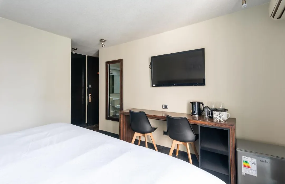 Habitacion Tribeca Super King Con Wifi Y Balcon-1
