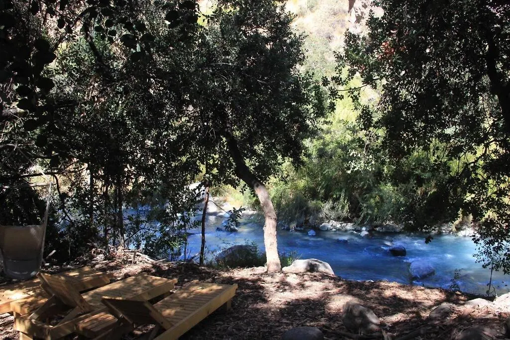 Casa De Piedra Entre Bosque Y Rio-1