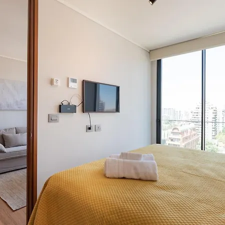 Uptown Wood - 1Br, Parking, Wifi, Mall, Pool.-3