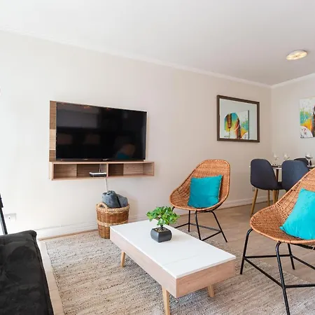 Arauco Wood - 2Br, Parking, Wifi, Mall & Pool-3