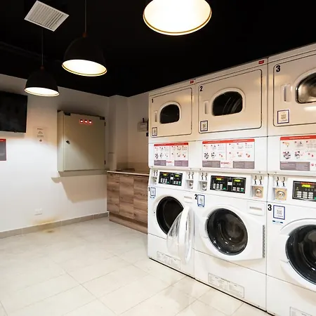 Uptown Luxe - Studio, Parking, Wifi, Pool & Metro-2