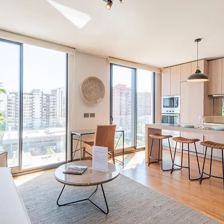 Uptown Luxe - Studio, Parking, Wifi, Pool & Metro-3