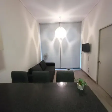 Cozy Apartment In Downtown-2