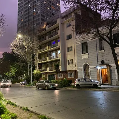 Habitacion Cerca De Lastarria En Amplio Departamento-3