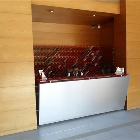 Departamento A 1 Cuadra De Metro Pedro De Valdivia Appartamento-3