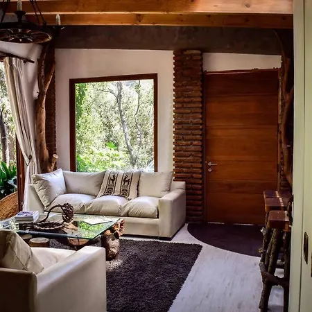 Casa De Piedra Entre Bosque Y Rio-2