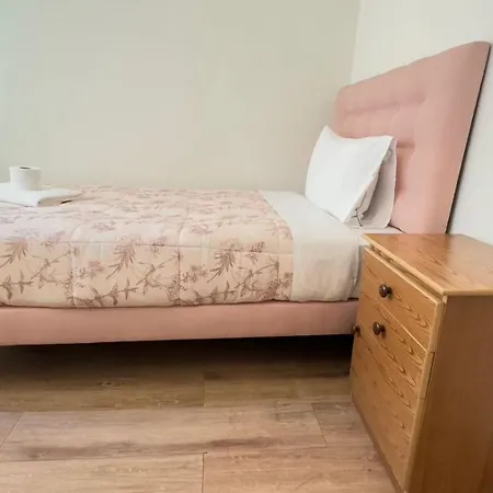 Hostal-3