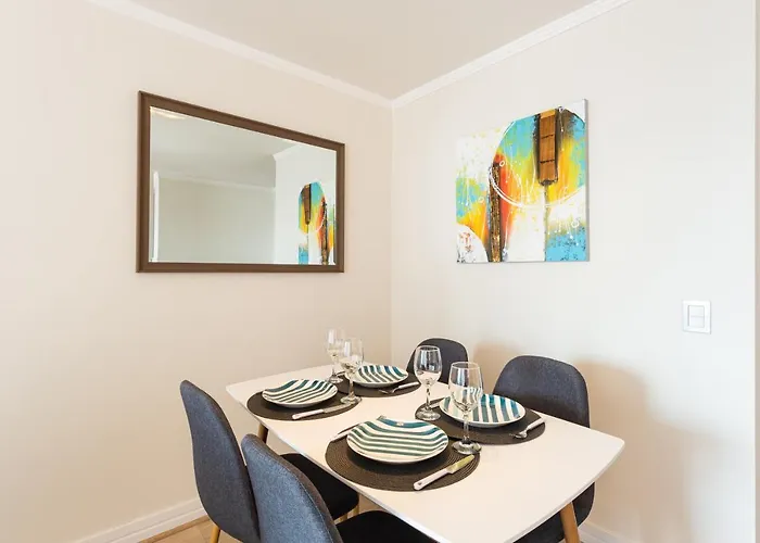 Arauco Wood - 2Br, Parking, Wifi, Mall & Pool Santiago de Chile admite animales