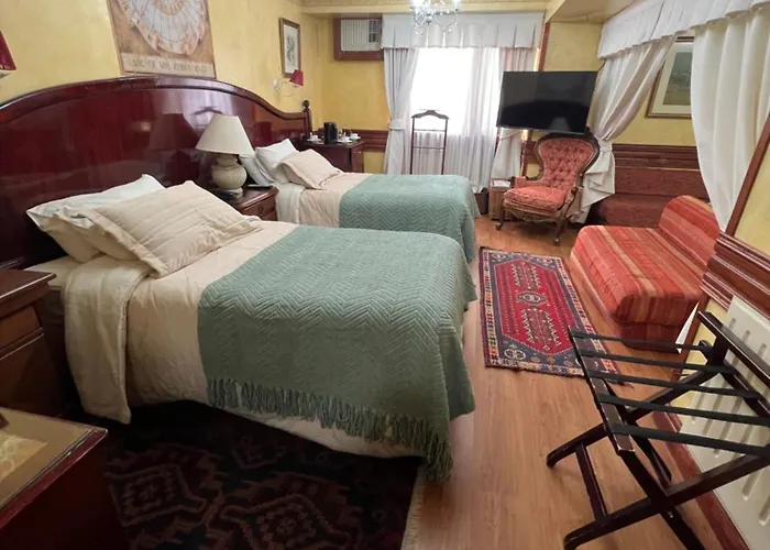 Hotel Ciudad De Vitoria Santiago del Cile