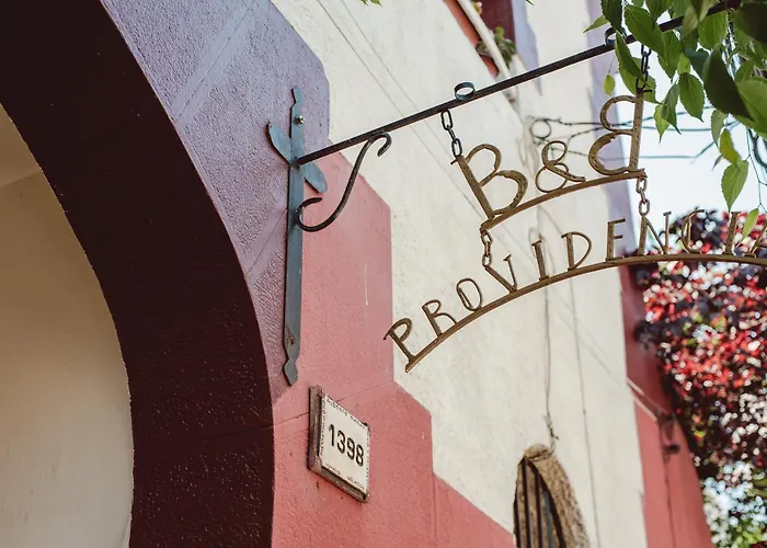 Os 6 melhores alojamentos com o café da manhã em Santiago